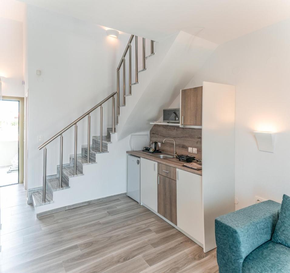 Oliva Suites Nikiti  Ngoại thất bức ảnh