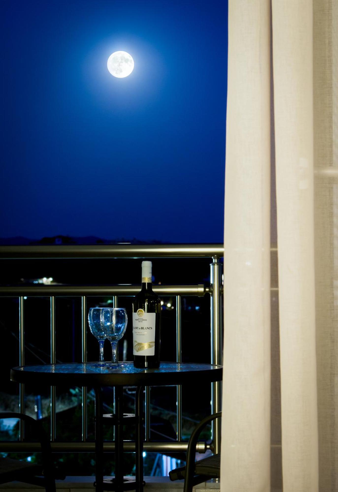Oliva Suites Nikiti  Ngoại thất bức ảnh